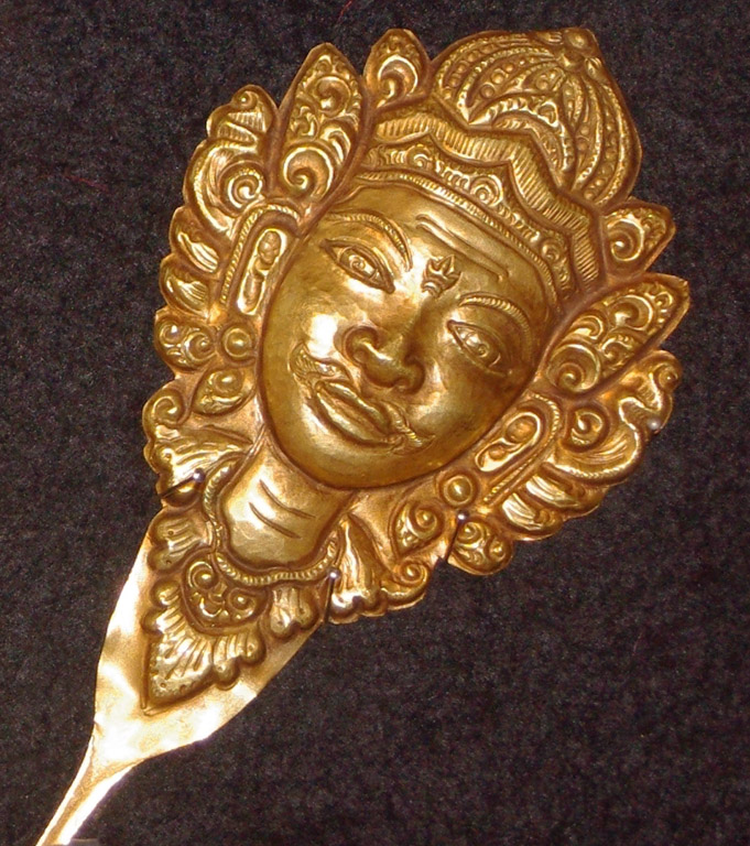 Balinese gold miniature mask web draft V2 ex-Bing