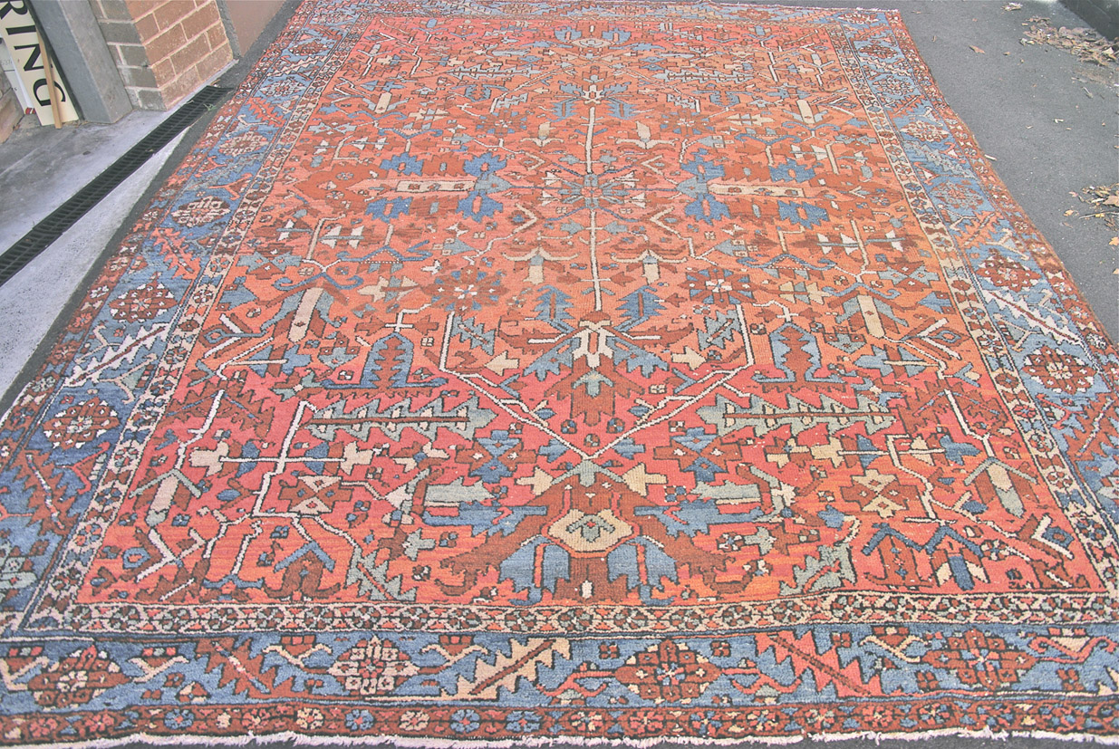 Heriz carpet 351 x 277 cm